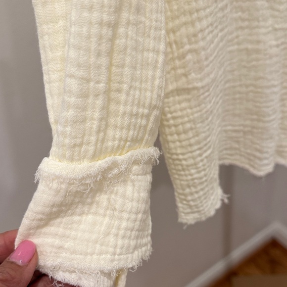 POL Women's Cream and White Lace Button-Down Shirt. Size S Oversized. - Picture 3 of 7